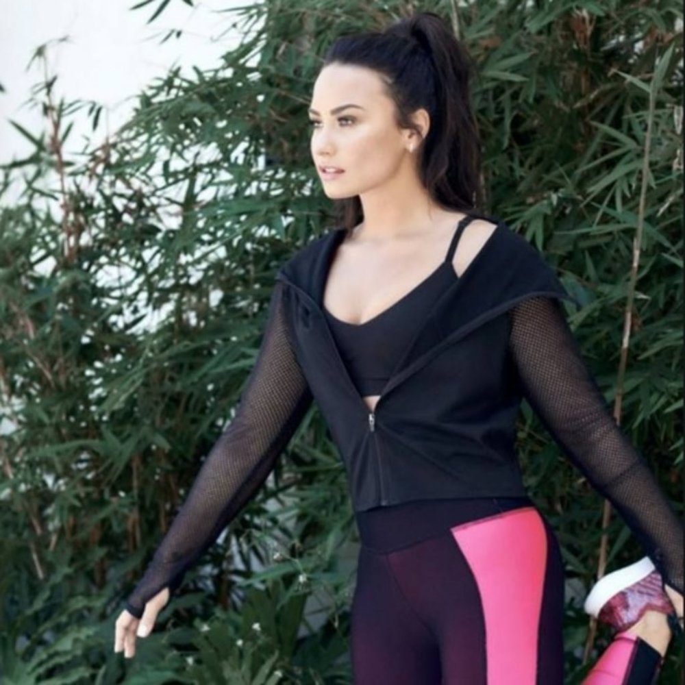 FABLETICS | Demi Lovato Bella Midi Mesh Arm Crop 🏃‍♀️🤸‍♀️
